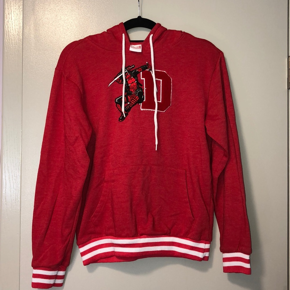 Deadpool hoodie ☺︎︎